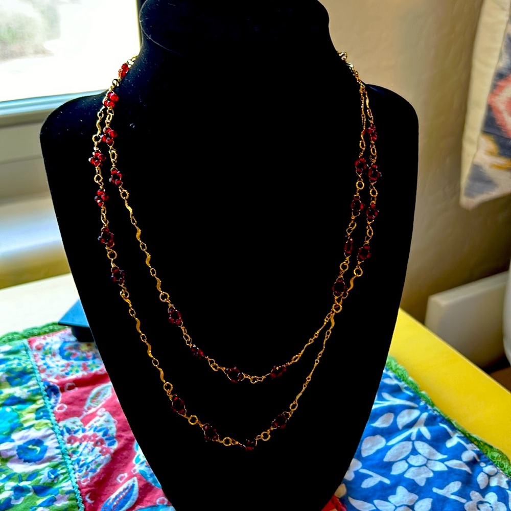 Cookie Lee , Red bead flower laying necklace.